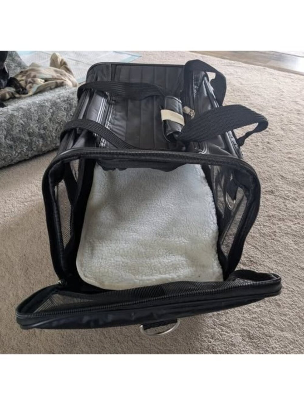 NEW Sherpa Original Deluxe Medium Carrier for cat or dog